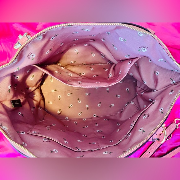 Used coach crossbody. Super cute, soft leather, some normal wear and tear - Picture 3 of 6